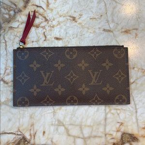 Auth LV pouch